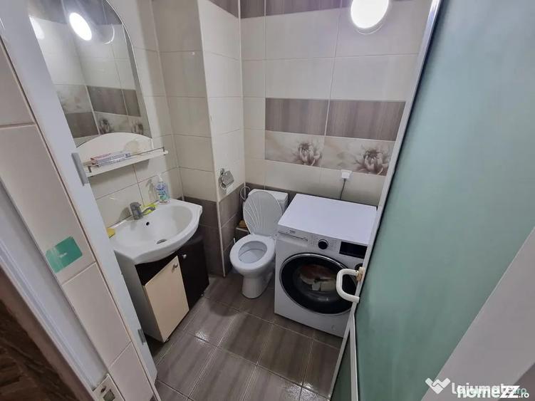 Apartament cu 3 camere decomandat, mobilat în Trocadero