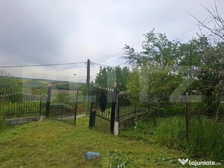 Casă cu 5 camere cu Teren 2300 Mp în Mătăsaru