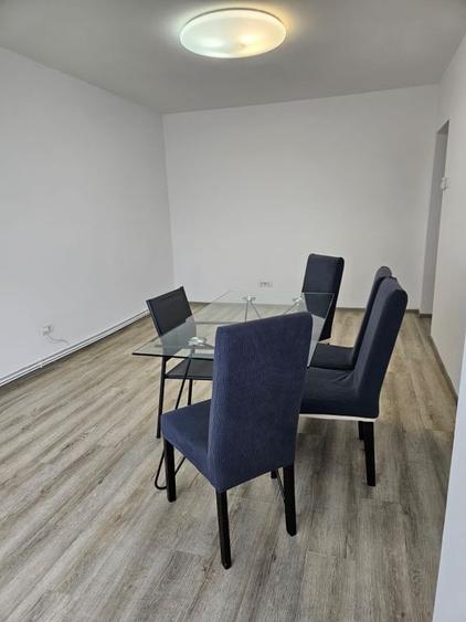 Apartament cu 3 camere decomandat în Tomis II