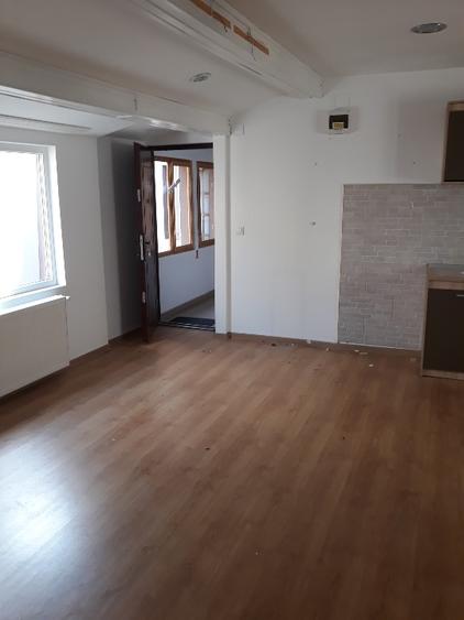 Apartament cu 2 camere semidecomandat în Calea Victoriei