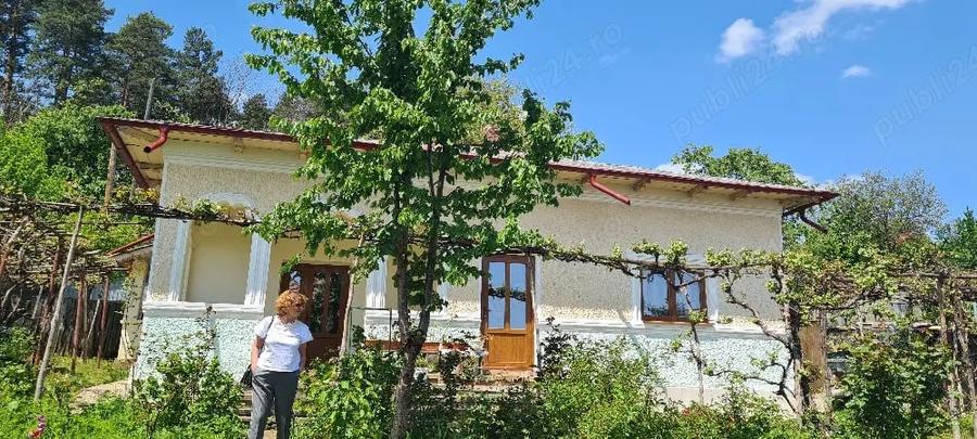 Casă cu Teren 1500 Mp în Central