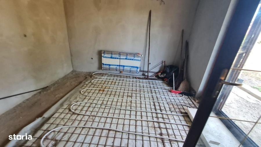 Casă cu 4 camere în Borlești