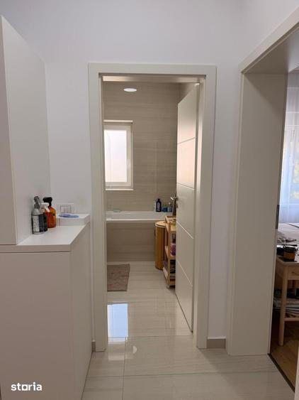 Apartament cu 3 camere în Dumbrăvița