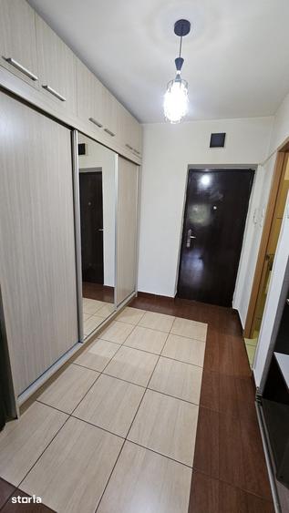 Garsonieră decomandată în Tei