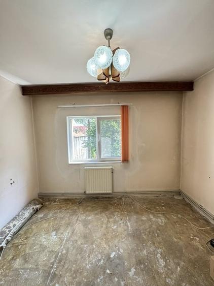 Apartament cu 3 camere decomandat, mobilat în Mioriței