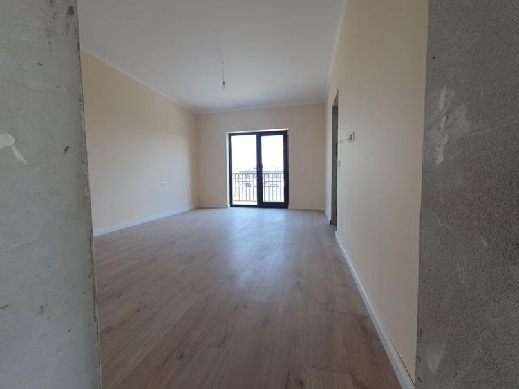 Duplex cu 5 camere cu Teren 300 Mp în Dumbrăvița