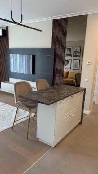 Apartament cu 2 camere semidecomandat, mobilat în Timpuri Noi