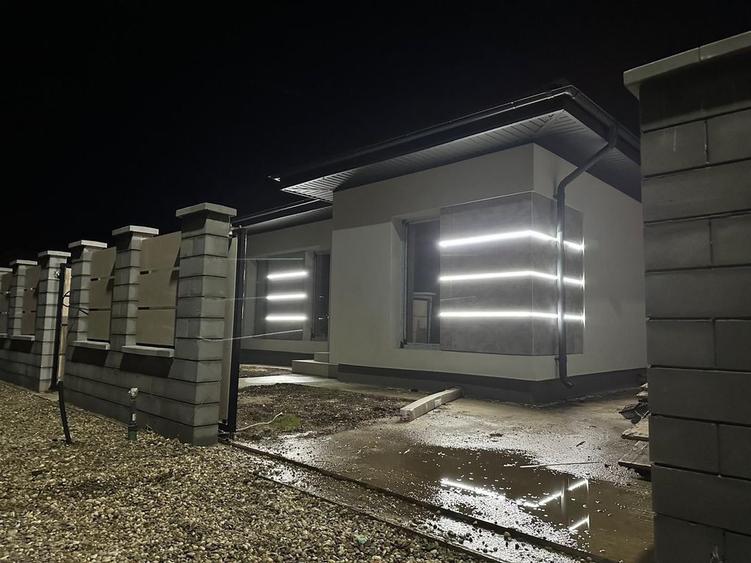 Casă cu 3 camere cu Teren 362 Mp în Vidra