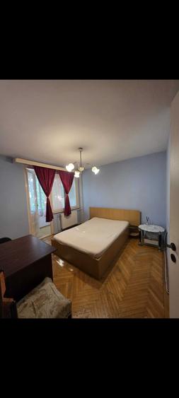 Apartament cu 3 camere semidecomandat în Vest