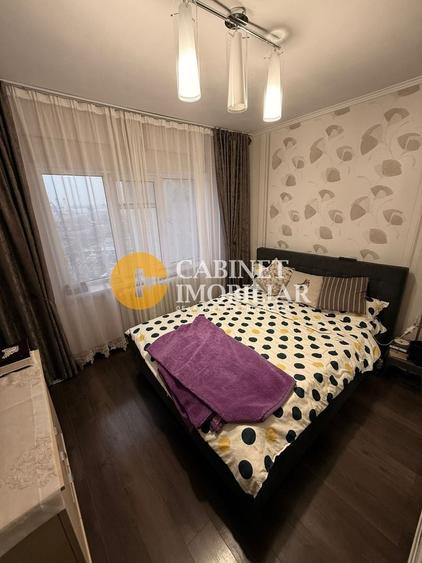 Apartament cu 3 camere semidecomandat, mobilat în Alexandru cel Bun