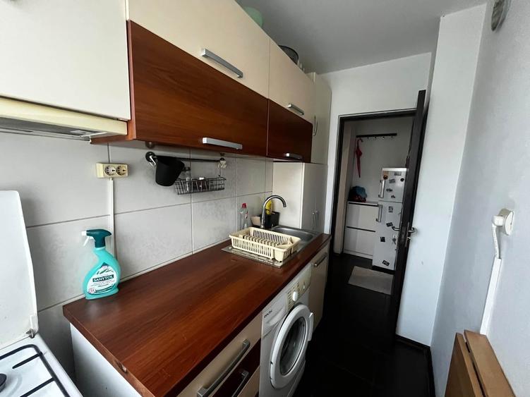 Apartament cu 2 camere semidecomandat în Brâncoveanu