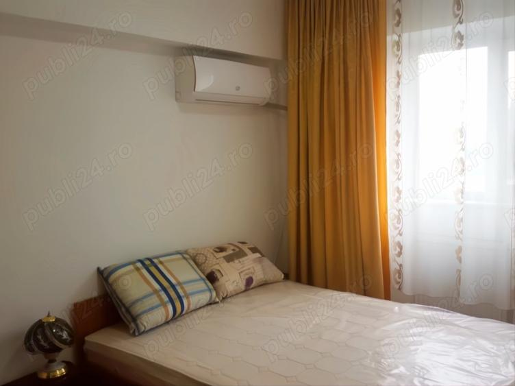 Apartament cu 3 camere decomandat în B-dul București