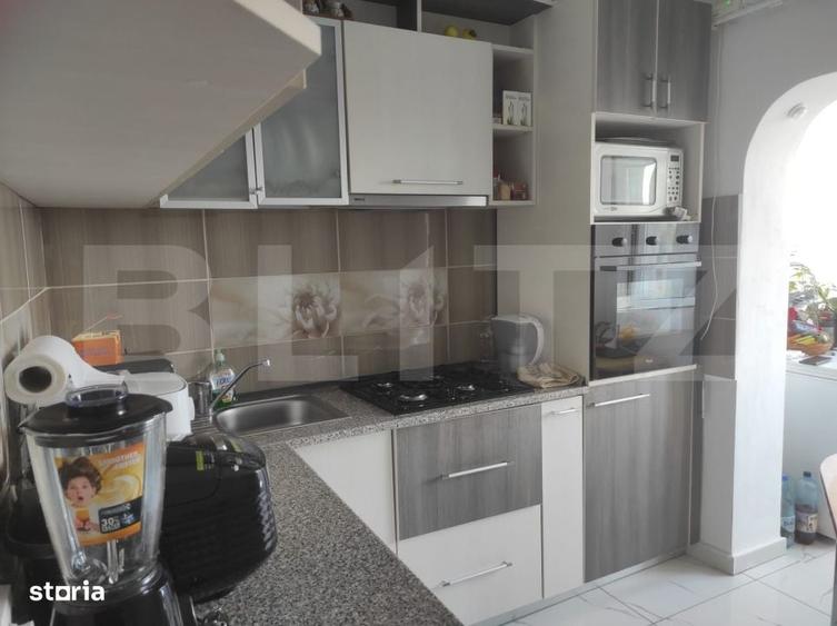 Apartament cu 3 camere decomandat în Tomești