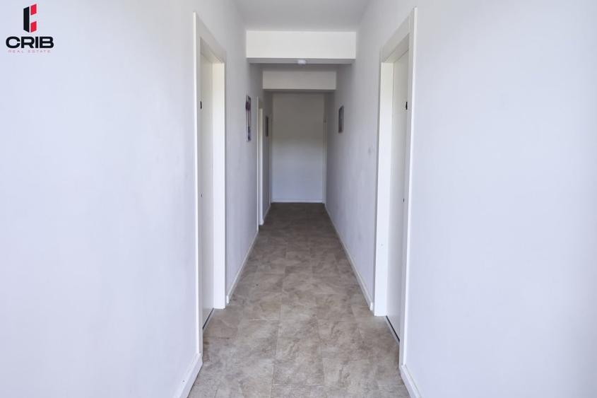 Casă individuală cu 11 camere cu Piscina în Maliuc