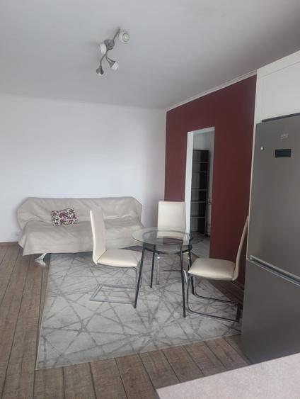 Apartament cu 3 camere semidecomandat în Sebastian