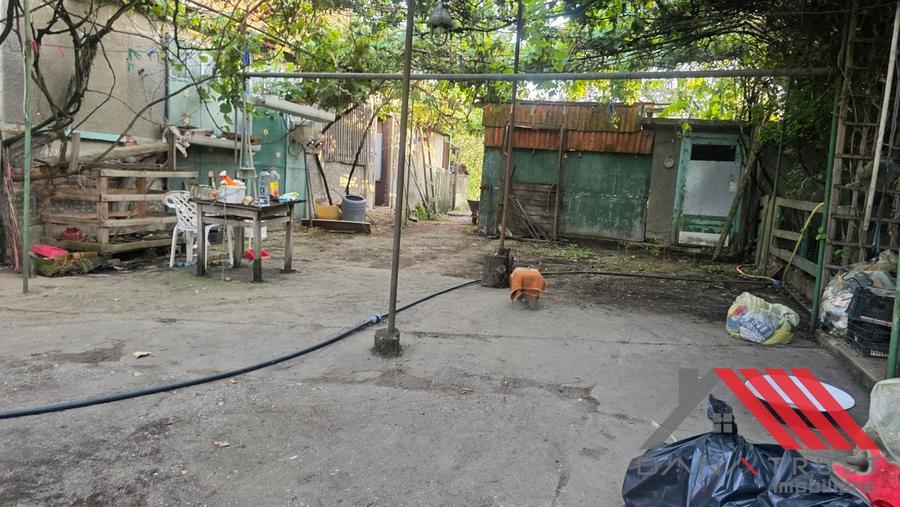 Casă individuală cu 4 camere cu Canalizare în Exterior Sud
