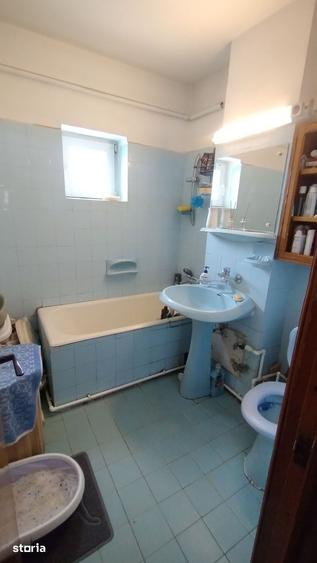 Apartament cu 4 camere decomandat în Dacia