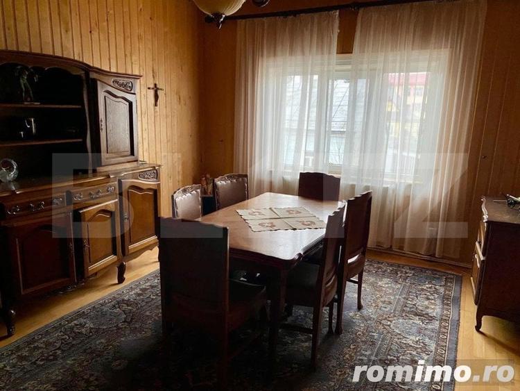 Casă cu 8 camere cu Teren 350 Mp în Rădăuți