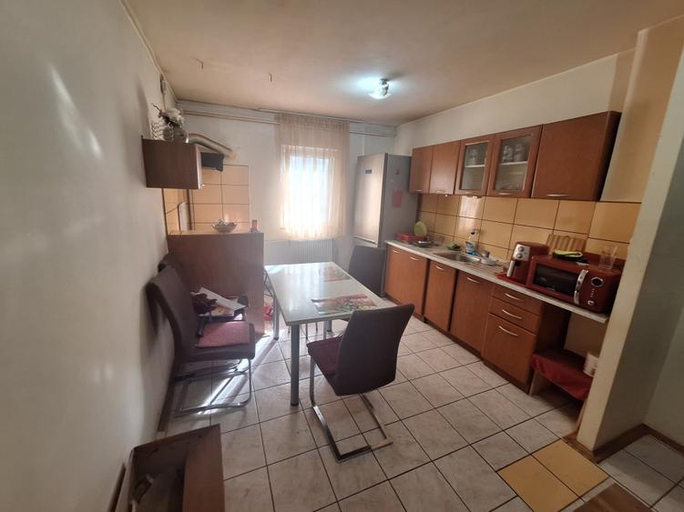 Apartament cu 2 camere decomandat în Simion Bărnuțiu