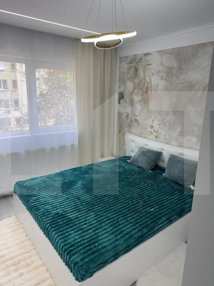 Apartament cu 3 camere semidecomandat, mobilat în Dâmbovița