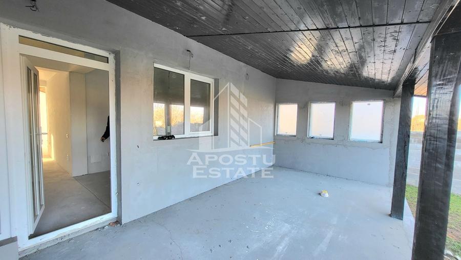 Duplex cu 4 camere cu Canalizare în Parța