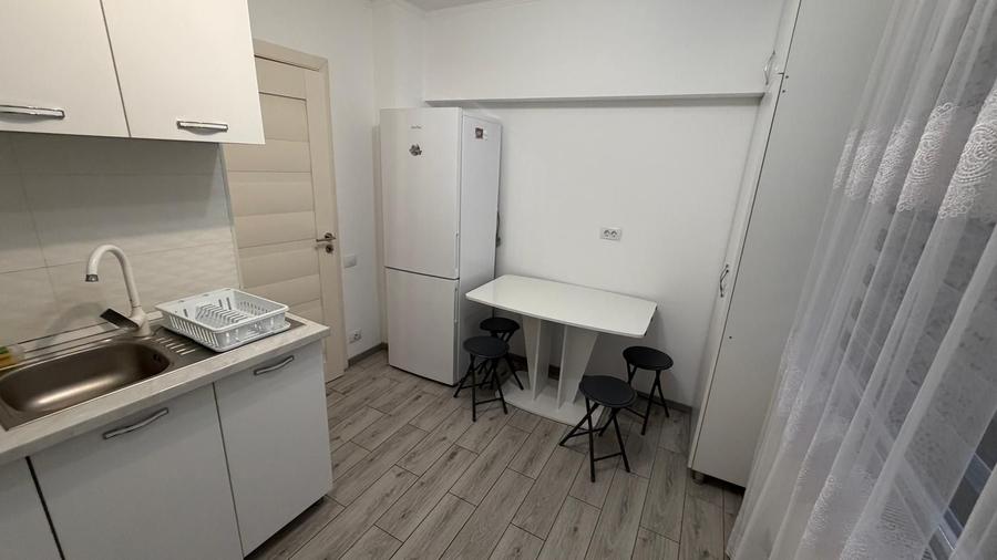 Apartament cu 3 camere decomandat, mobilat în Dacia