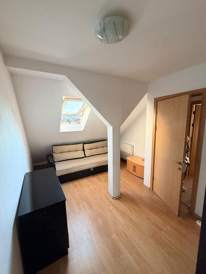 Apartament cu 3 camere decomandat în Exterior Vest