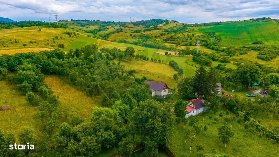 Casă cu 4 camere în Chiheru de Sus