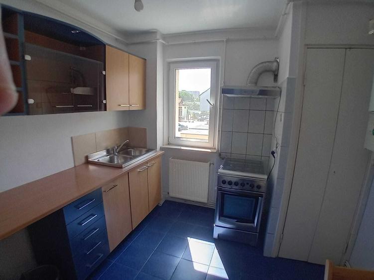 Apartament cu 2 camere semidecomandat în Județean