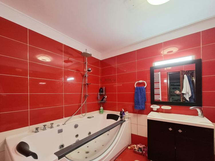 Apartament cu 5 camere decomandat, mobilat în Colentina