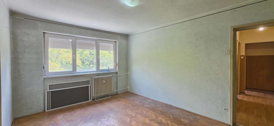 Apartament cu 3 camere decomandat în Nufărul