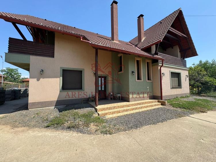 Casă individuală cu 6 camere cu Piscina în Giarmata