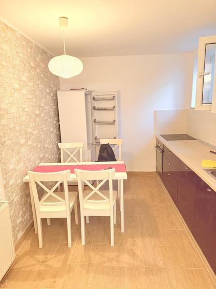 Apartament cu 3 camere semidecomandat în Arcul de Triumf
