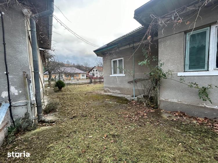 Casă cu 5 camere cu Teren 600 Mp în Aghireșu