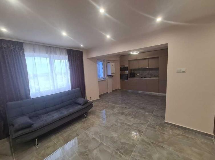 Apartament cu 4 camere decomandat în Aurel Vlaicu