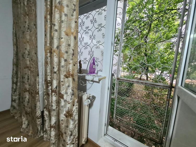 Apartament cu 3 camere decomandat în Dristor
