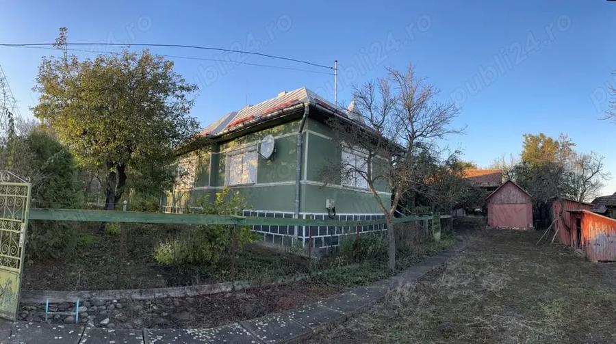 Casă cu 4 camere în Stupini