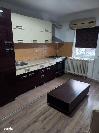 Apartament cu 2 camere decomandat în Titulescu
