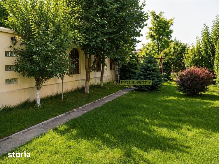 Casă cu 9 camere decomandat cu Teren 750 Mp în Tudor Vladimirescu