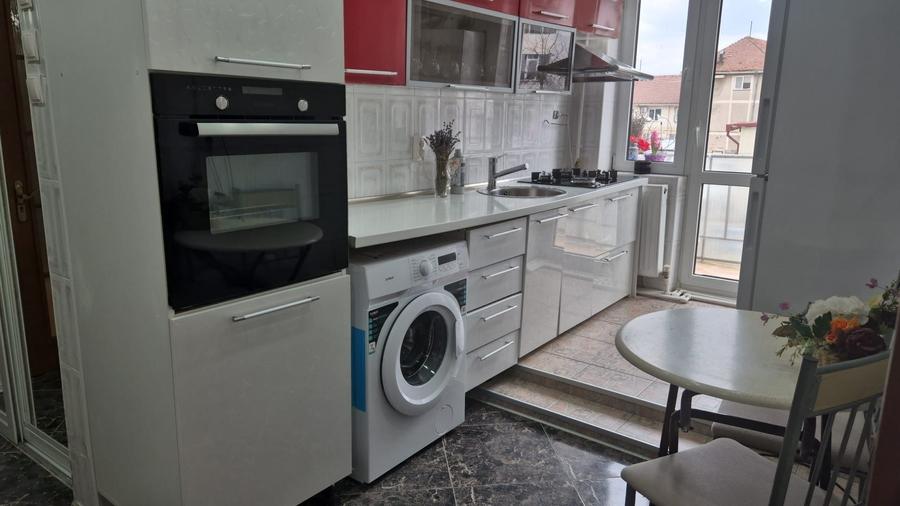 Apartament cu 2 camere decomandat în Exterior Vest