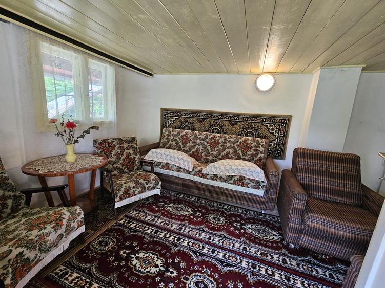 Casă cu 6 camere cu Teren 1800 Mp în Călugareni
