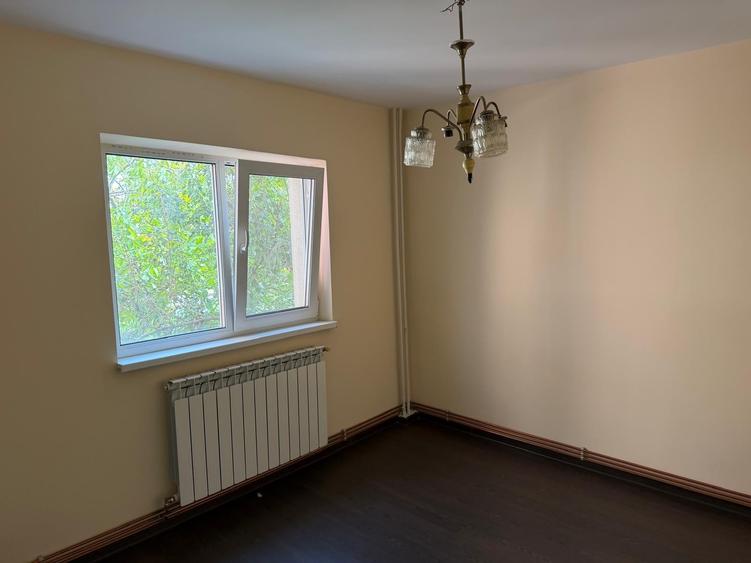 Apartament cu 3 camere decomandat în Canta