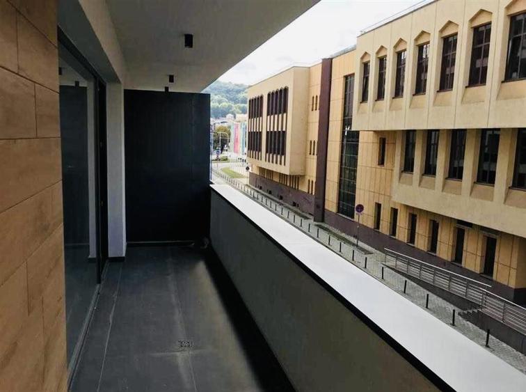 Apartament cu 2 camere decomandat, mobilat în Centrul Civic
