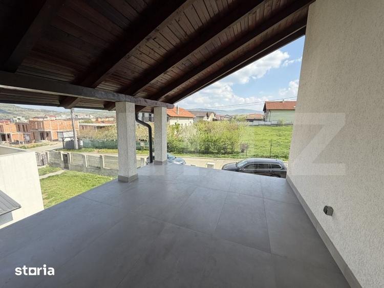 Casă cu 4 camere cu Teren 500 Mp în Central