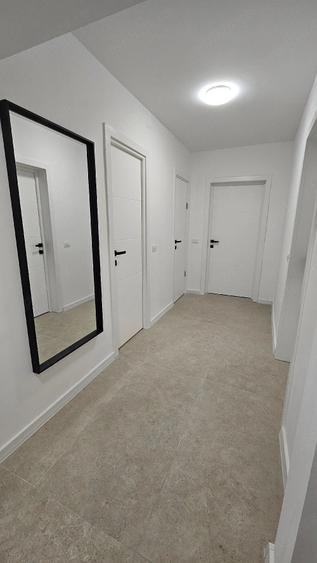 Apartament cu 6 camere decomandat în Drumul Taberei