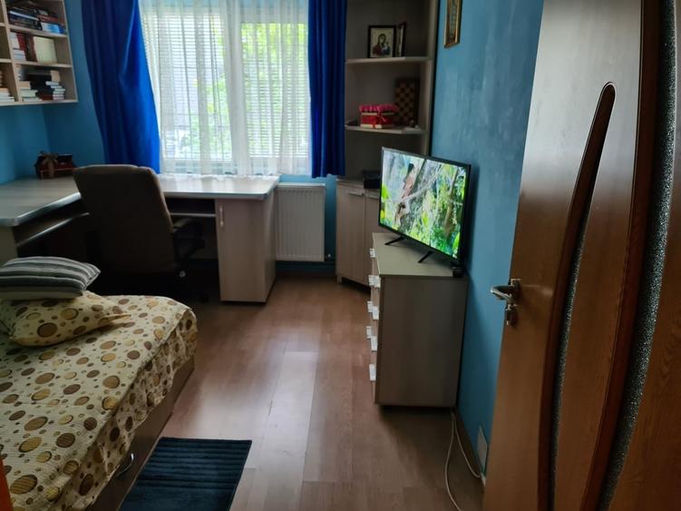 Apartament cu 3 camere decomandat în Băneasa