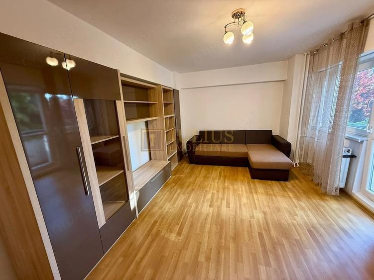 Garsonieră decomandată în Soarelui