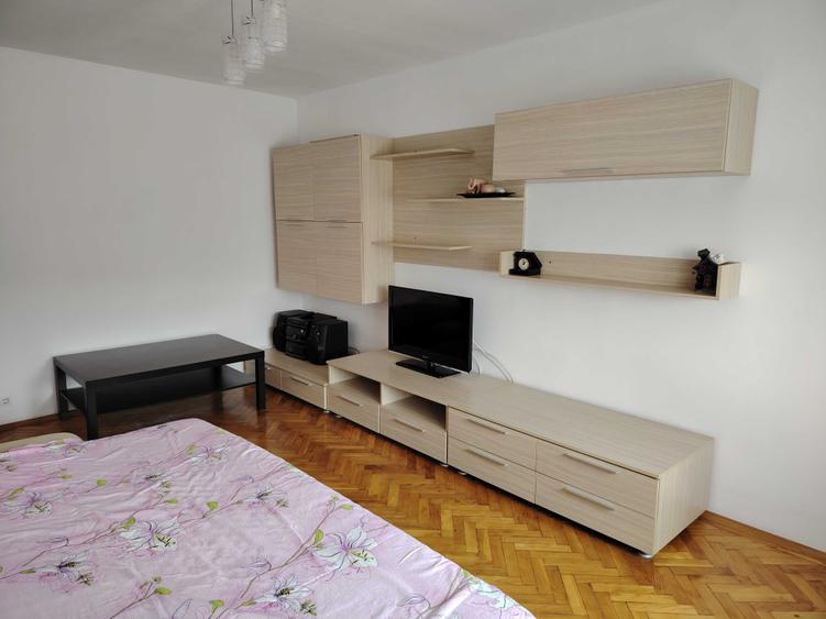 Apartament cu 2 camere decomandat în Exterior Vest