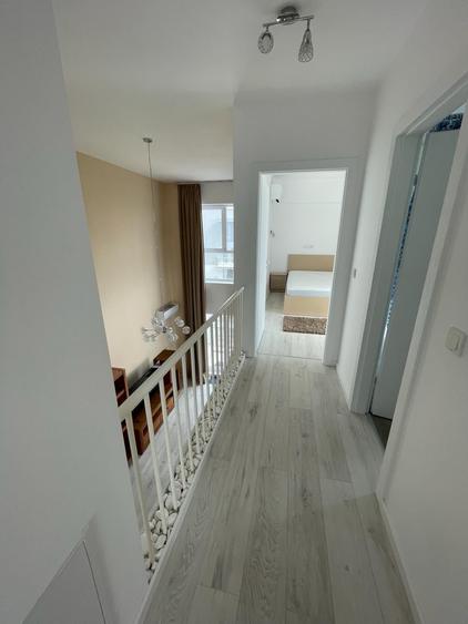 Apartament cu 3 camere decomandat în Lacul Tei
