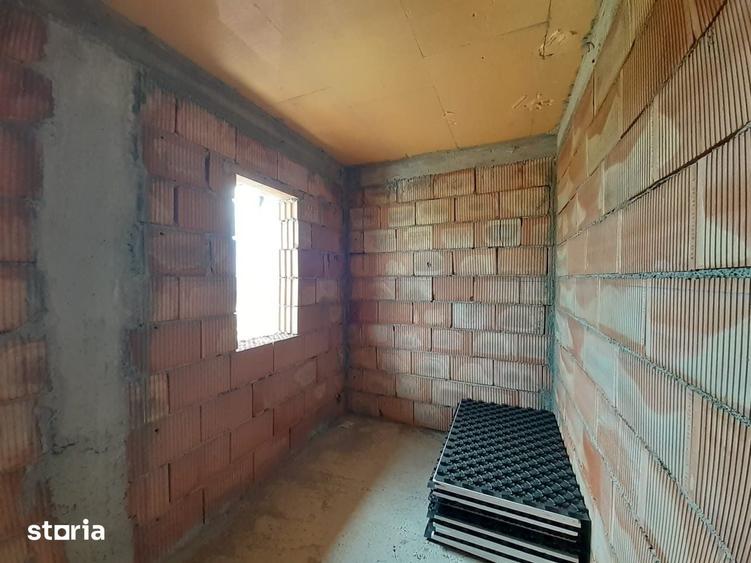 Casă cu 4 camere cu Teren 150 Mp în Valea Lupului